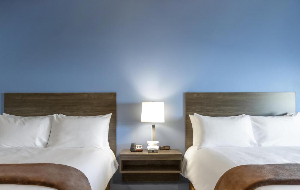 Queen Room with Two Queen Beds interior